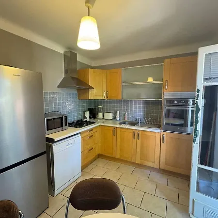 Apartment T3 En Centre Avec Parking *