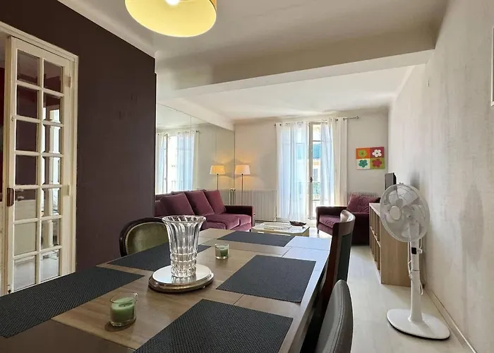 T3 En Centre Avec Parking Apartamento Béziers